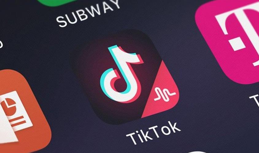 TikTok workplace communication videos help team collaboration 